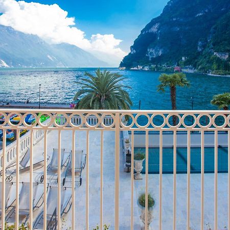 Bellavista Lakefront Hotel & Apartments Riva del Garda Bagian luar foto