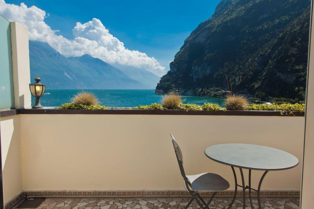 Bellavista Lakefront Hotel & Apartments Riva del Garda Bagian luar foto