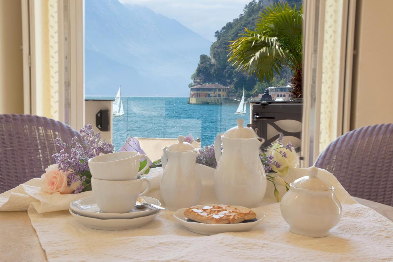 Bellavista Lakefront Hotel & Apartments Riva del Garda Bagian luar foto