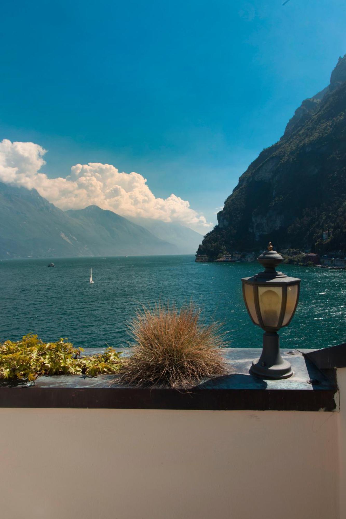 Bellavista Lakefront Hotel & Apartments Riva del Garda Bagian luar foto