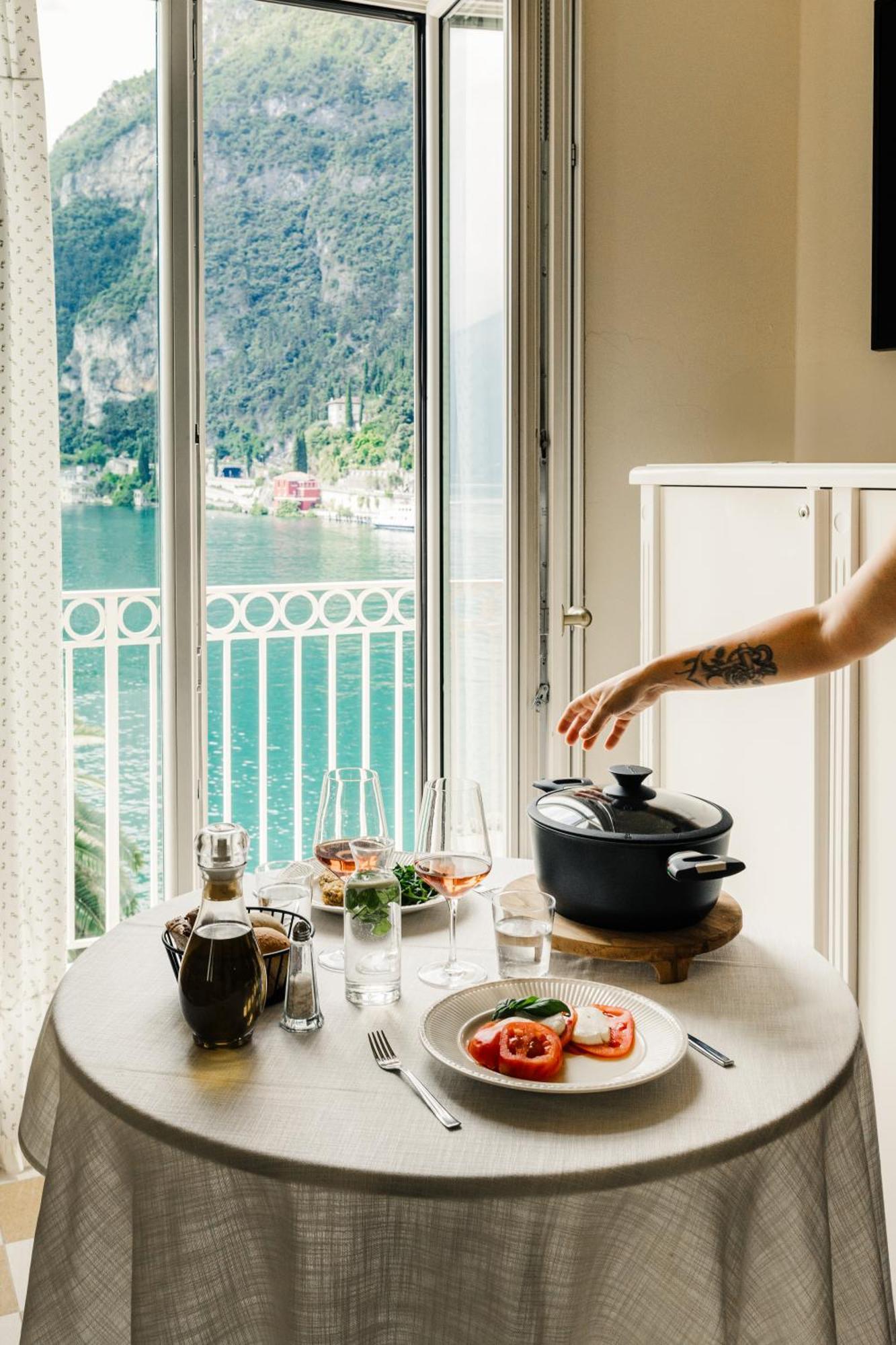 Bellavista Lakefront Hotel & Apartments Riva del Garda Ruang foto
