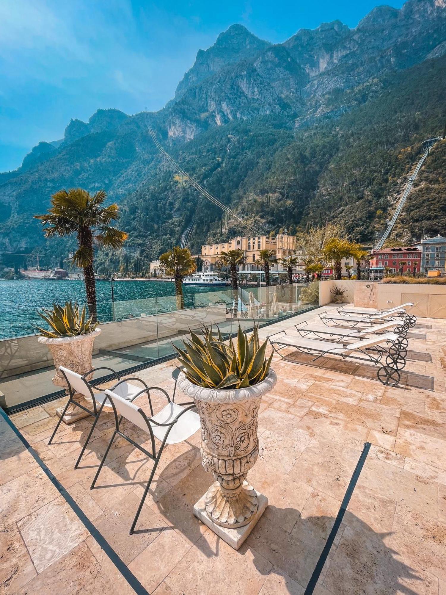 Bellavista Lakefront Hotel & Apartments Riva del Garda Bagian luar foto