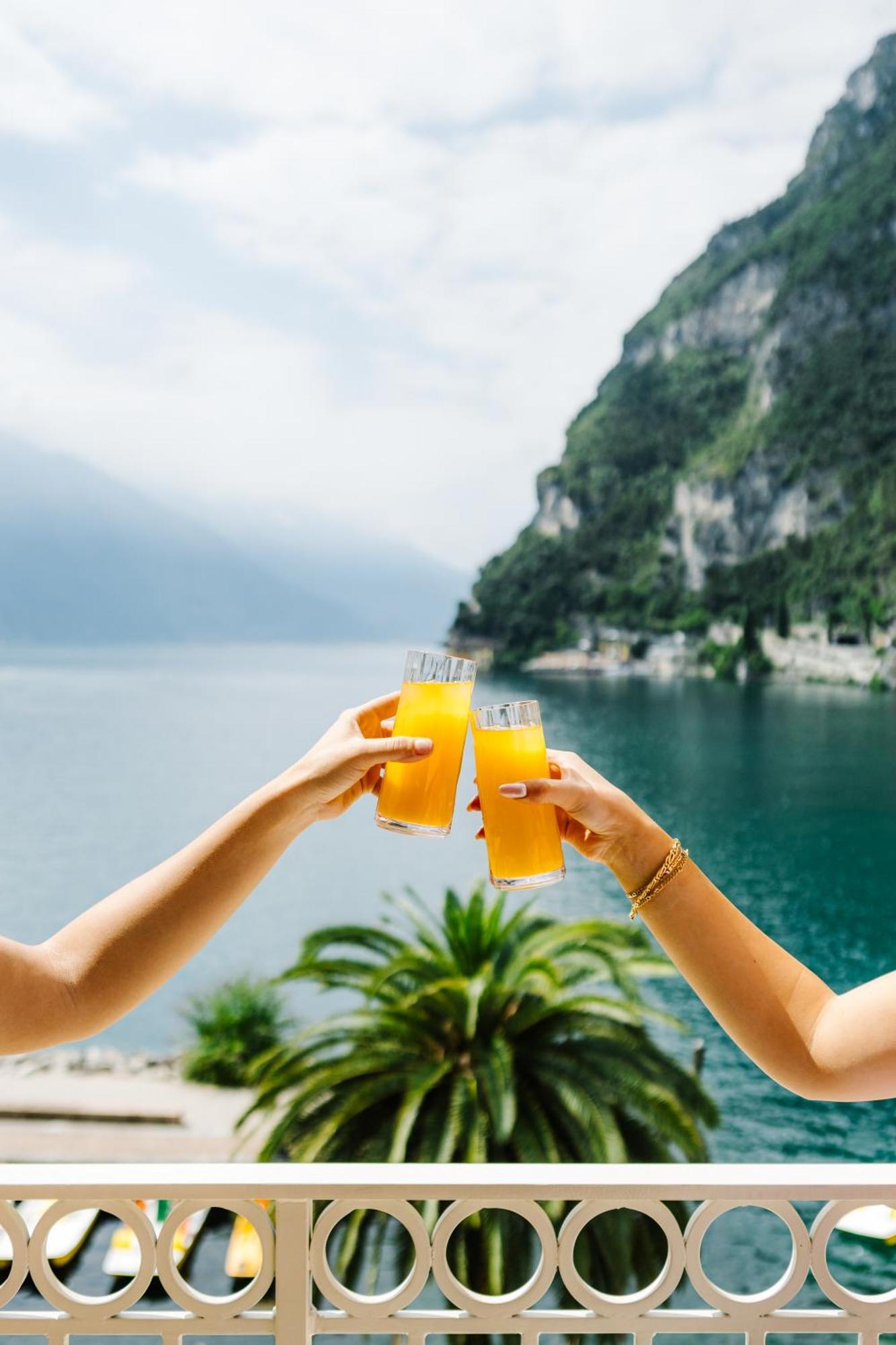 Bellavista Lakefront Hotel & Apartments Riva del Garda Bagian luar foto